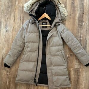 TNA Women's Modern Taupe powder parka with Faux Fur Hood